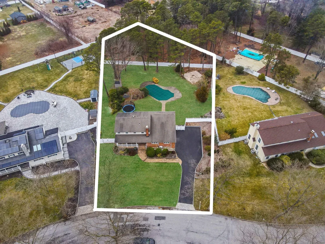 Photo of 83 Old Brook Road