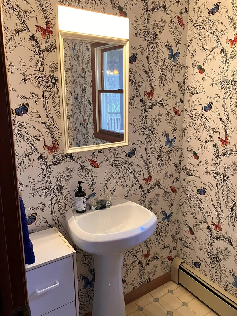 Photo of 218 Roosevelt Road