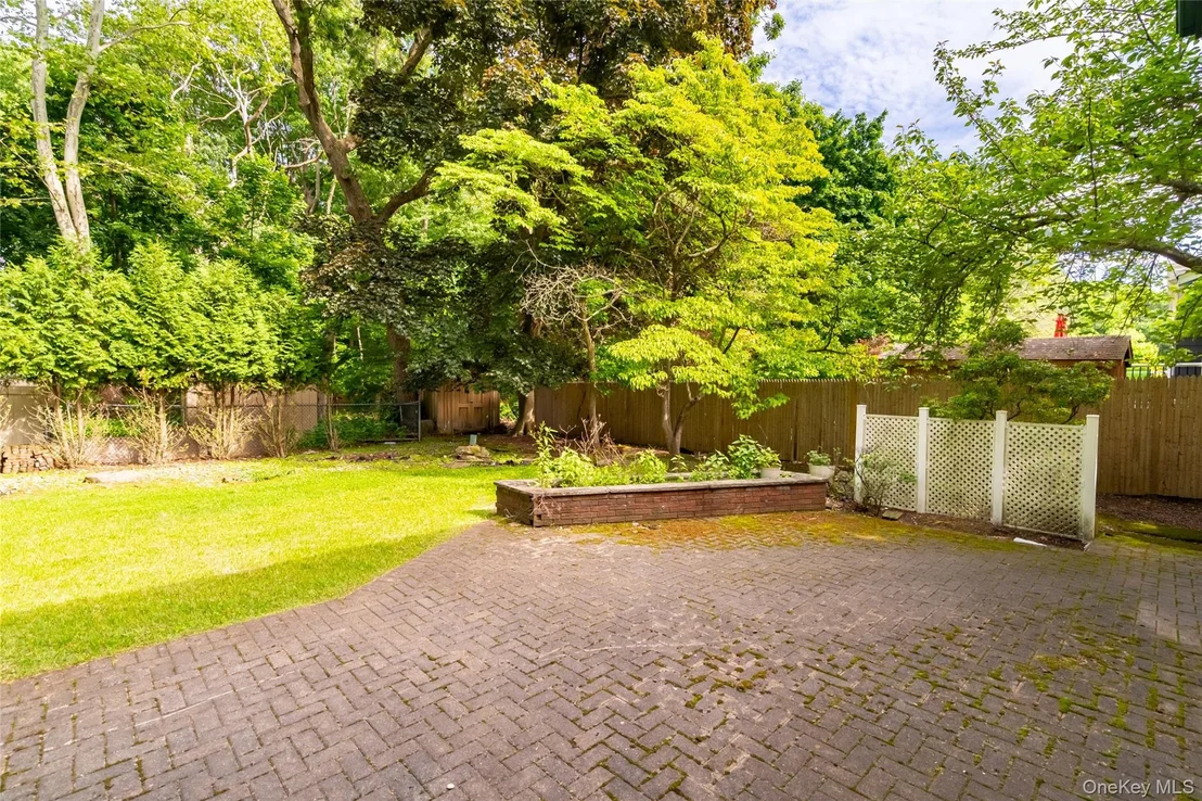 Photo of 2 Forest Knoll Drive