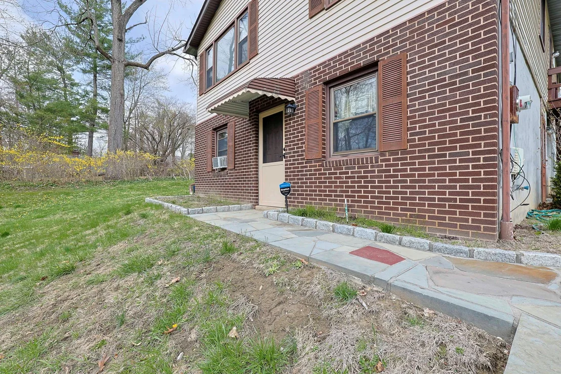 Photo of 73 Pine Avenue