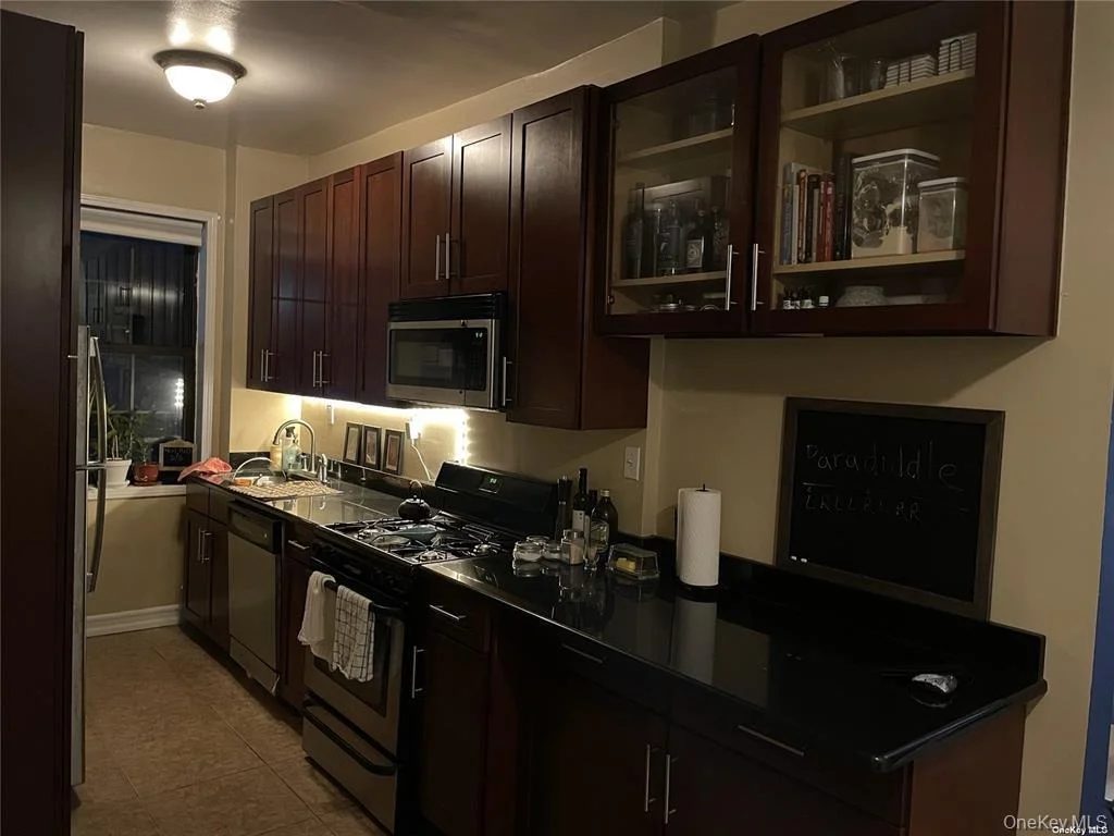 Photo of Unit 3B at 840 Bronx River Road