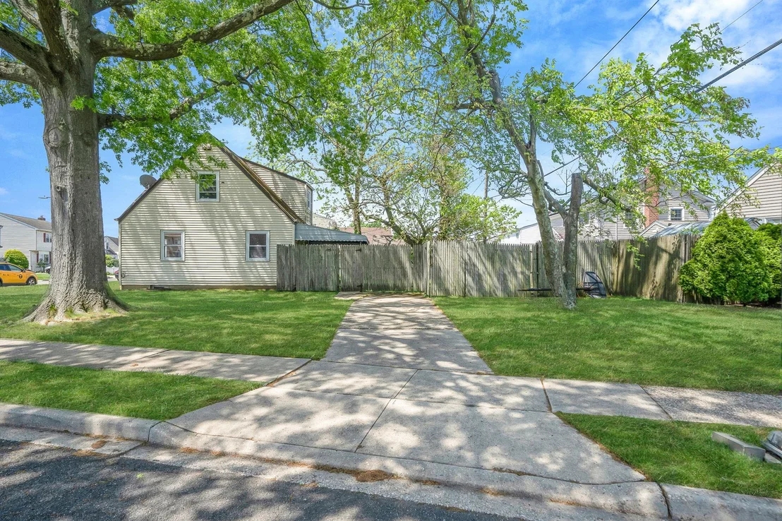 Photo of 33 Gables Drive