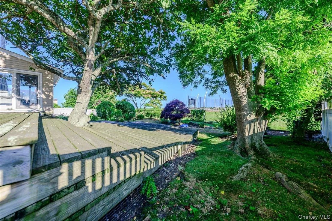 Photo of 330 Harbor Drive