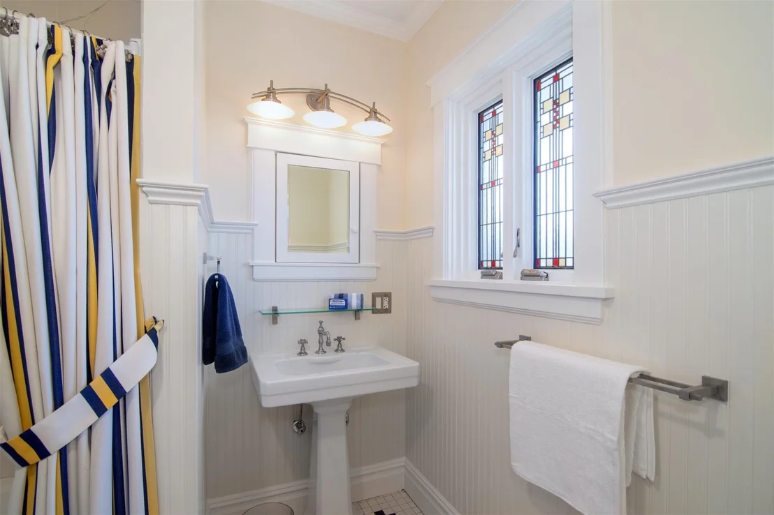 Photo of 400 Highbrook Avenue