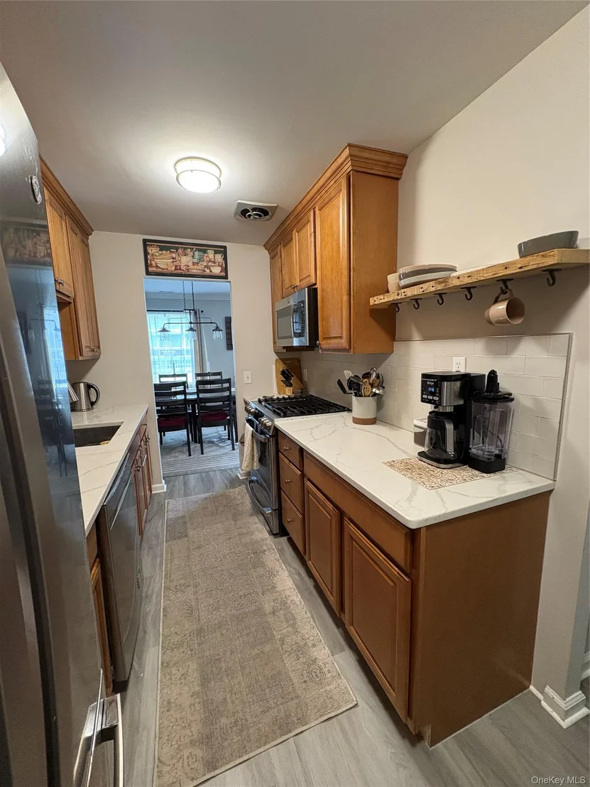 Photo of Unit E at 600 Commons Way