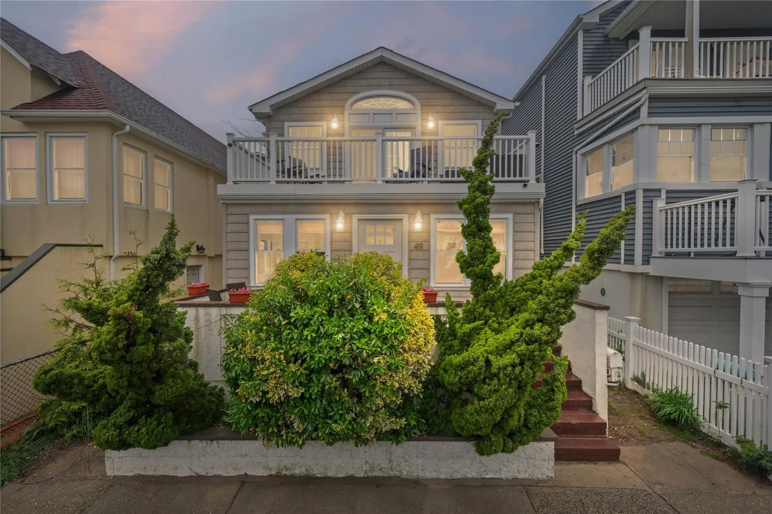 Photo of 49 Oregon Street