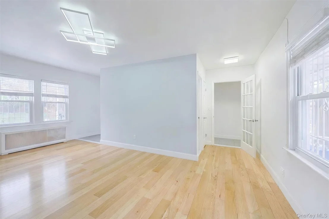 Photo of 32-02 Murray Lane
