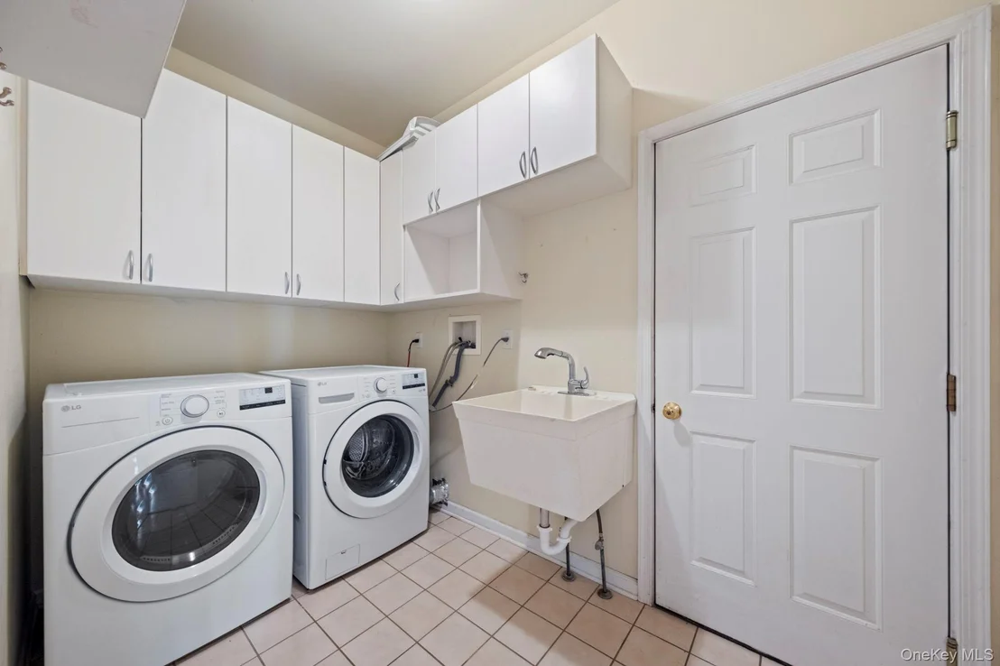 Photo of 421 Vassar Place