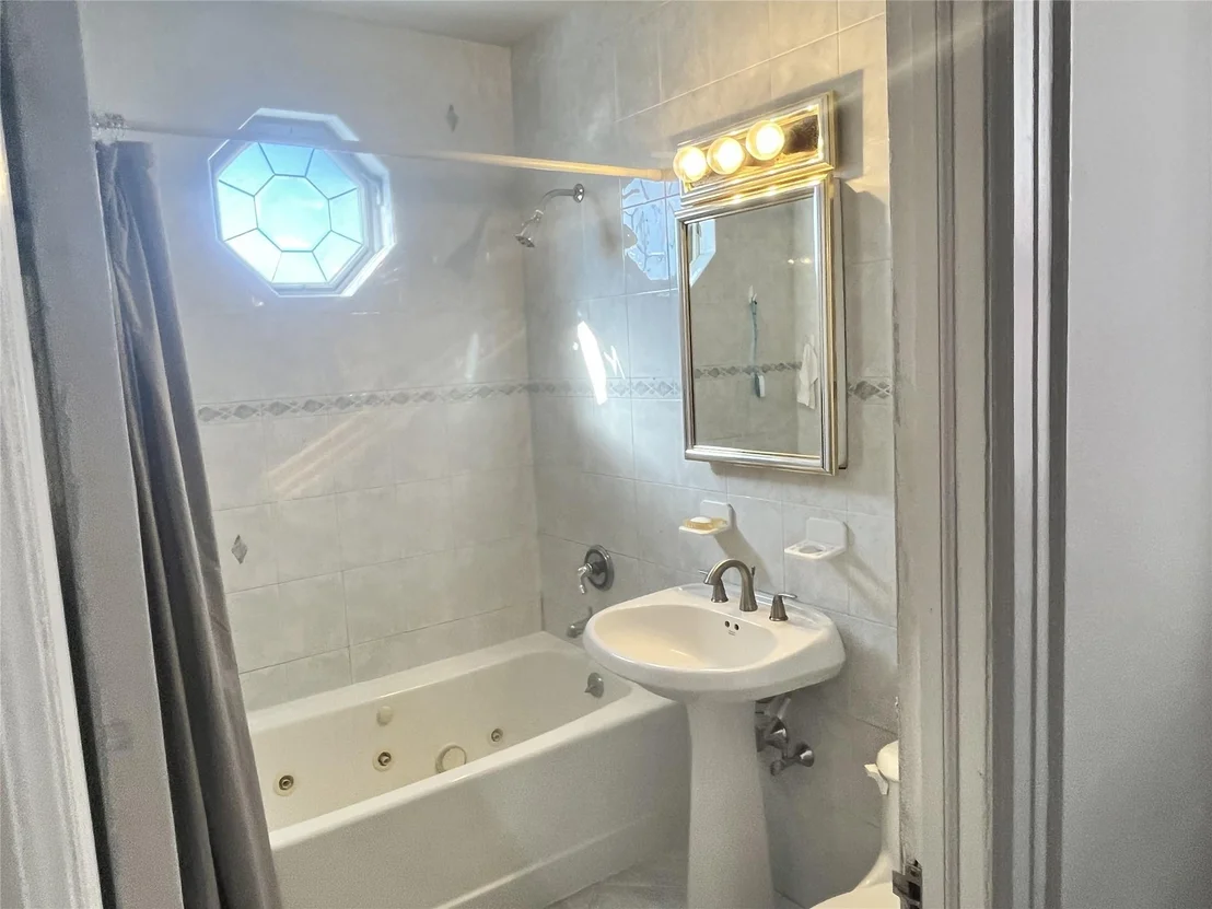 Photo of 1369 Merry Avenue