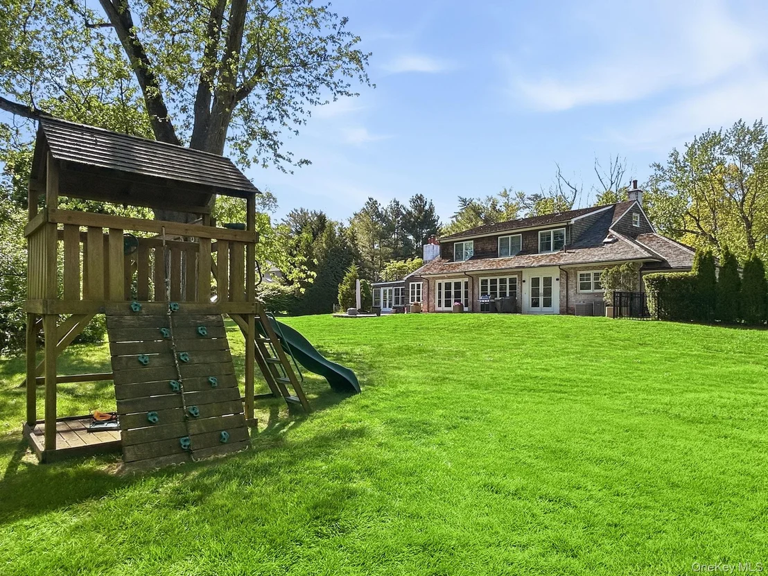 Photo of 440 Sterling Road