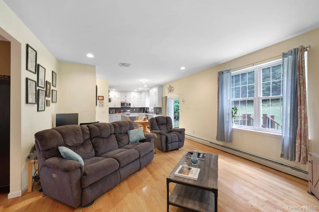 Photo of 320 White Bridge Road