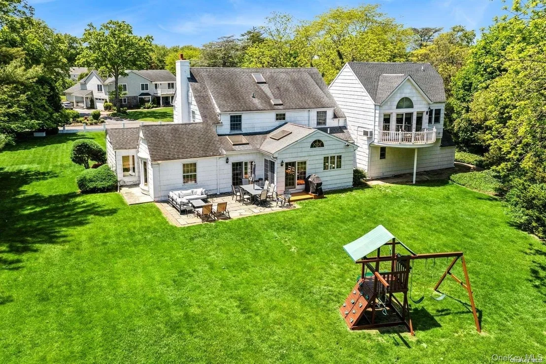 Photo of 1345 Harbor Road