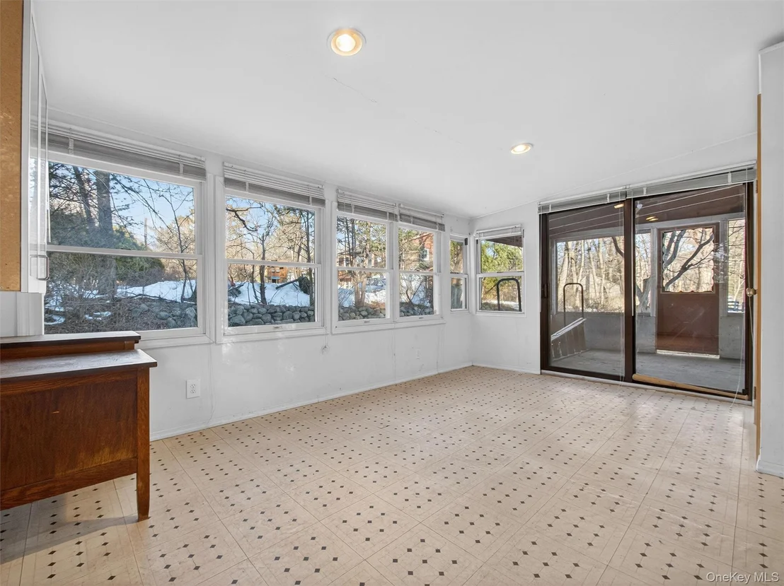 Photo of 325 Haverstraw Road