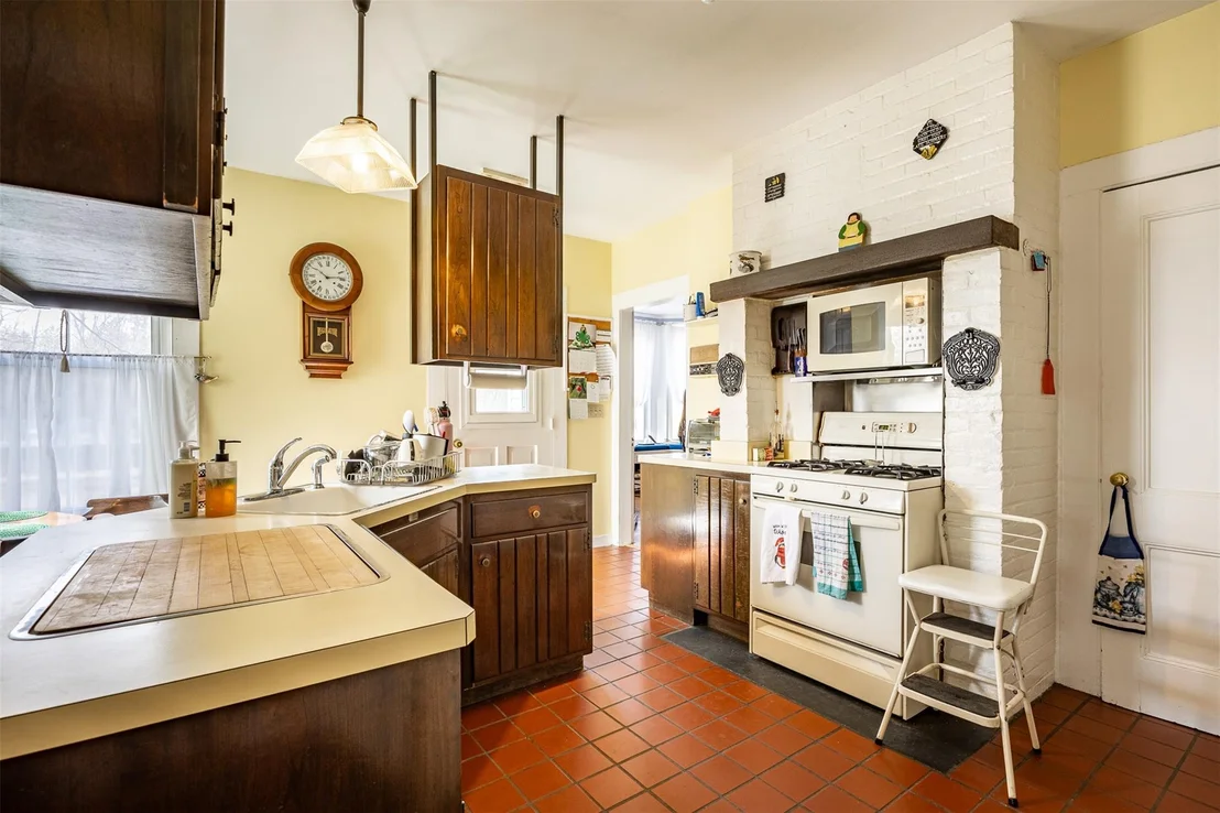 Photo of 655 Vassar Road