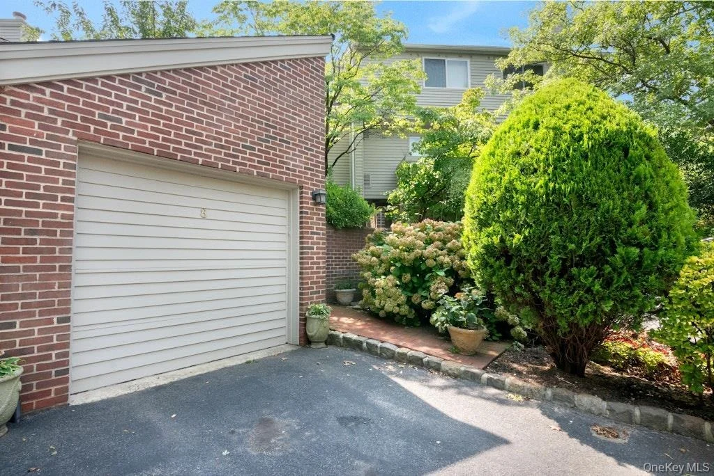 Photo of 8 Waterside Close