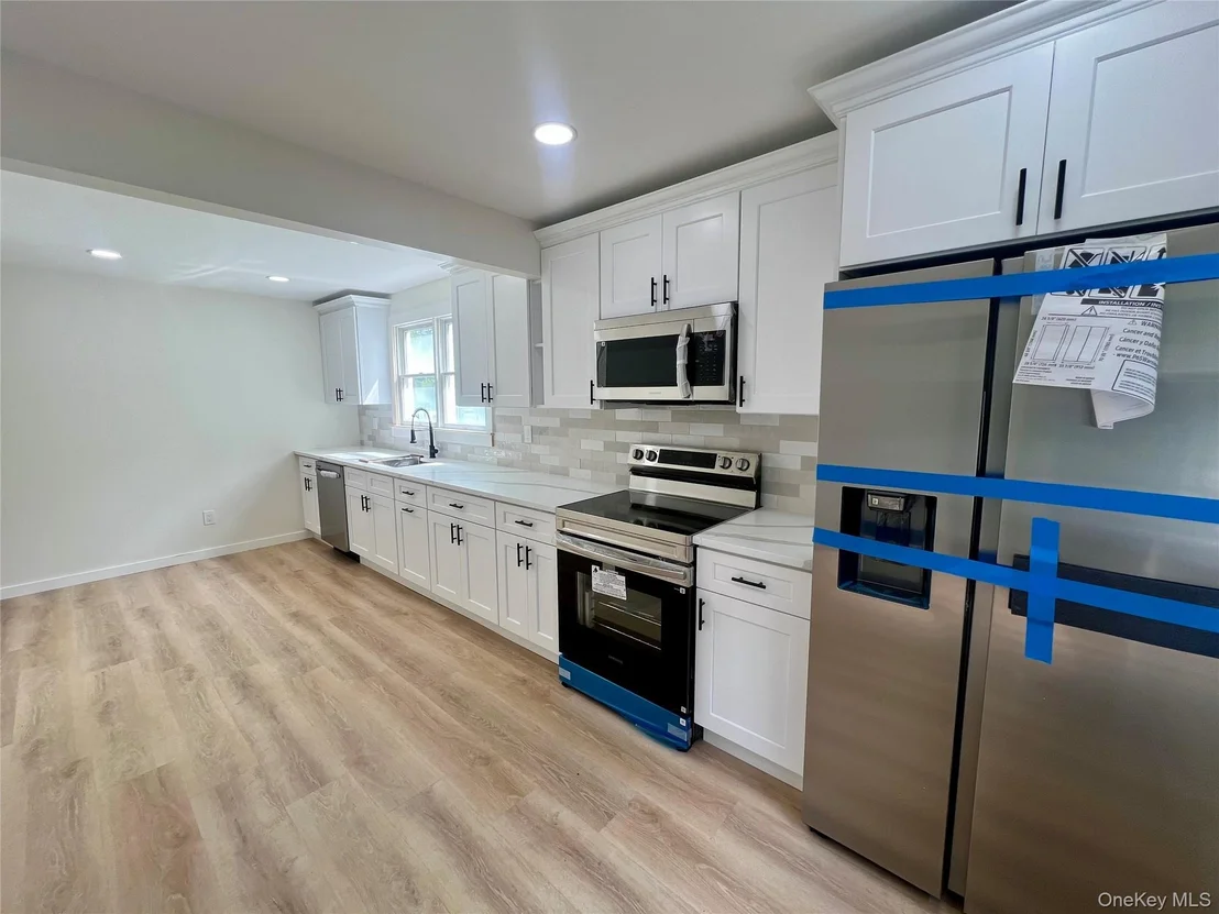 Photo of 100 Maple Lane