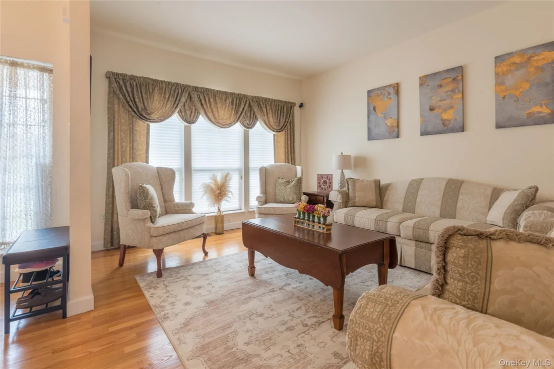 Photo of 8 White Birch Way