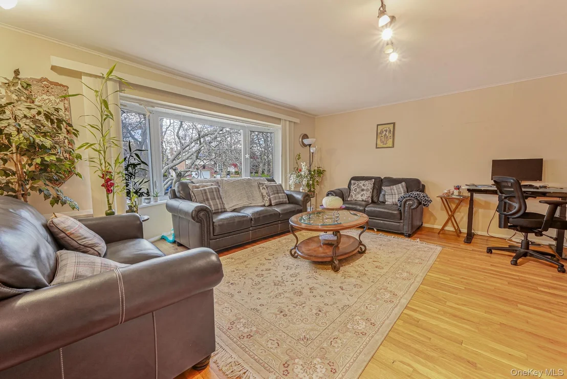 Photo of 216 Birch Drive
