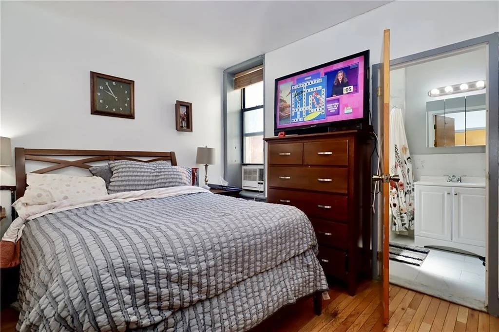 Photo of Unit 4E at 848 Park Place