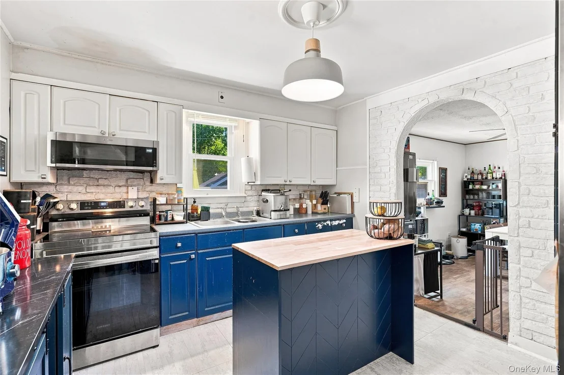 Photo of 18 Underhill Avenue