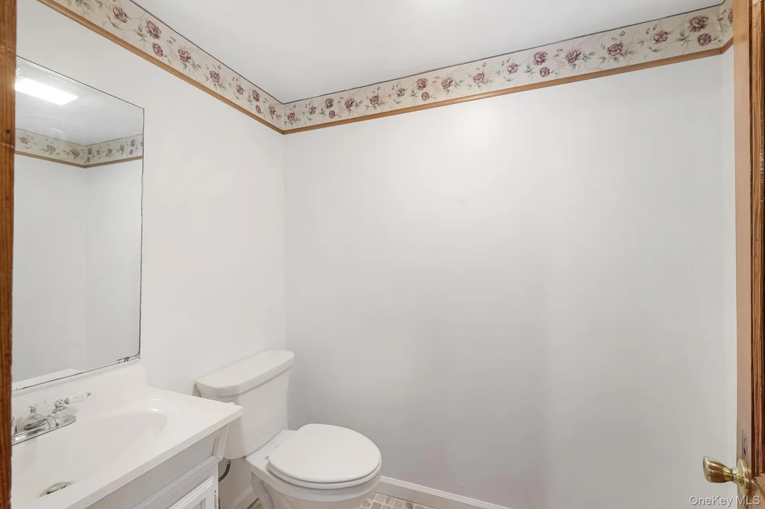 Photo of 708 Burlingham Road