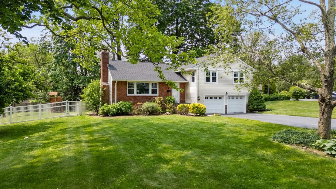 Photo of 8 Elm Hill Drive