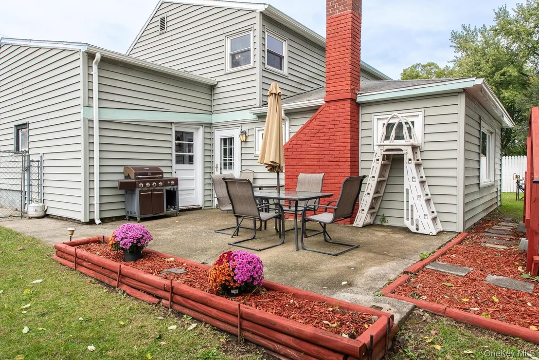Photo of 4 Edgewood Drive