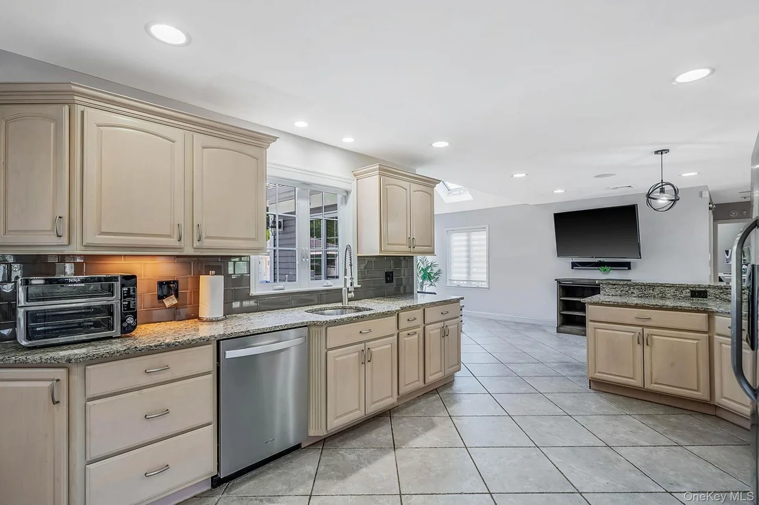 Photo of 299 Patchogue Yaphank Road