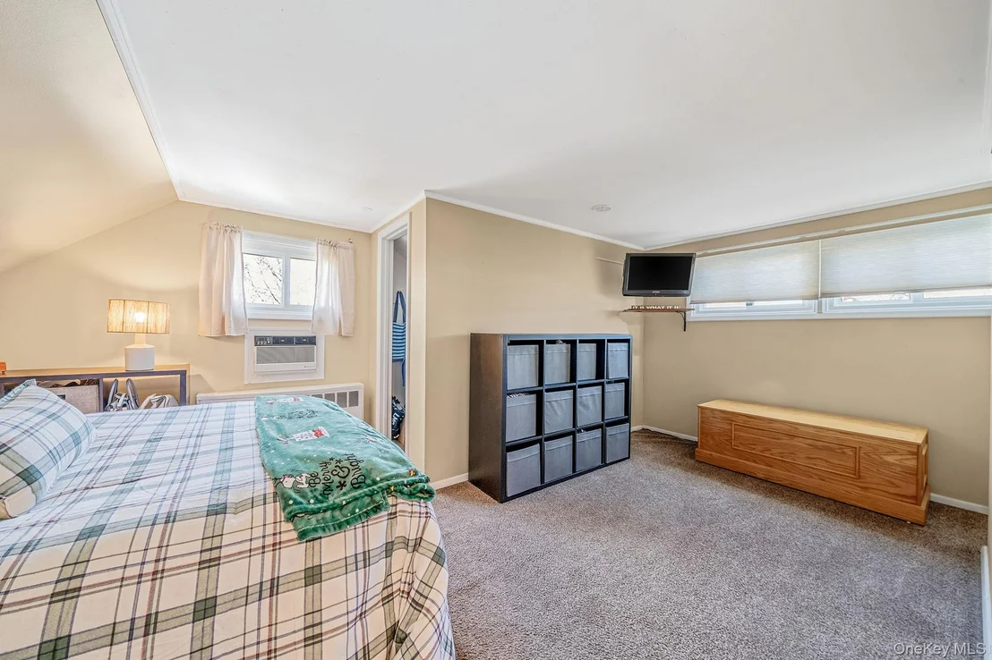 Photo of 32 Rockledge Drive