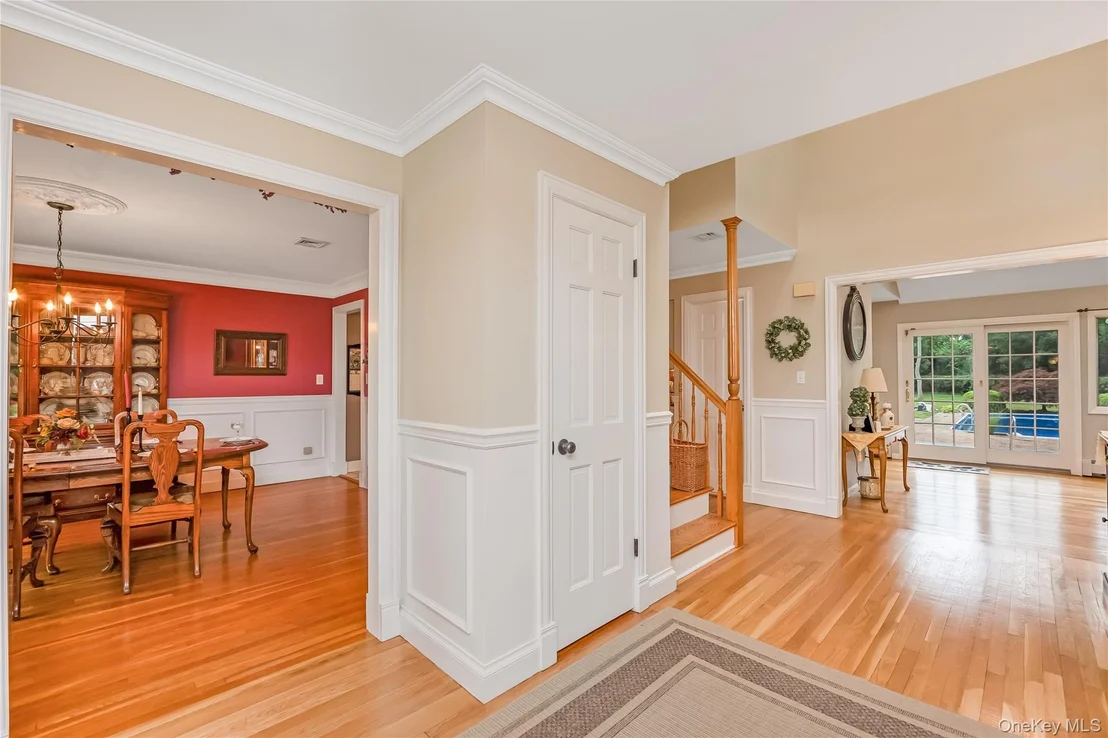 Photo of 348 Middle Road