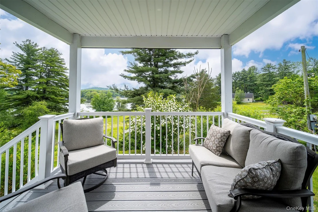 Photo of 559 Lake Road