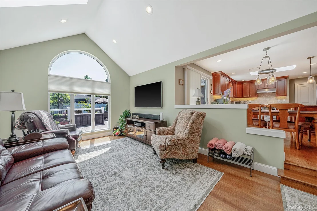 Photo of 15 Evergreen Lane