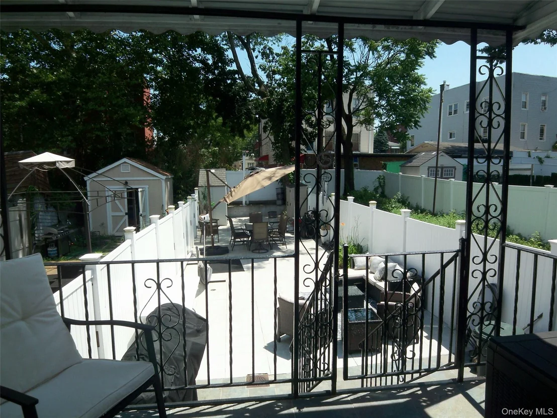 Photo of 4382 Byron Avenue