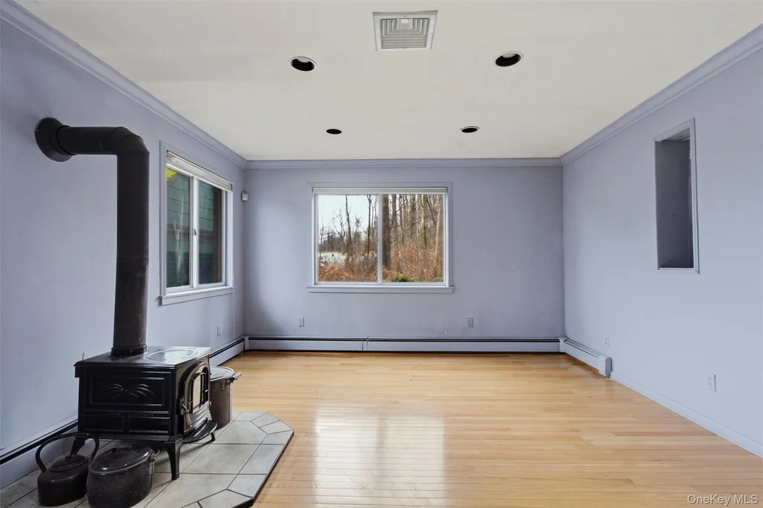 Photo of 4443 Purchase Street
