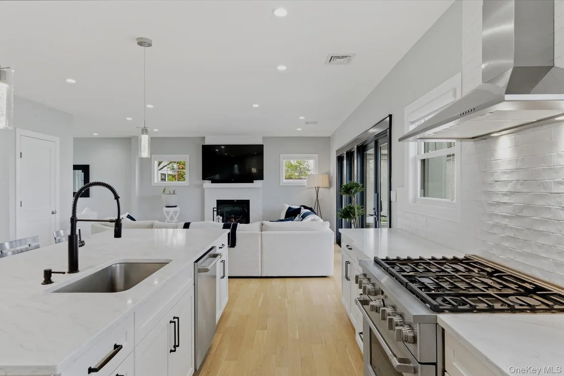 Photo of 240 Clocks Boulevard