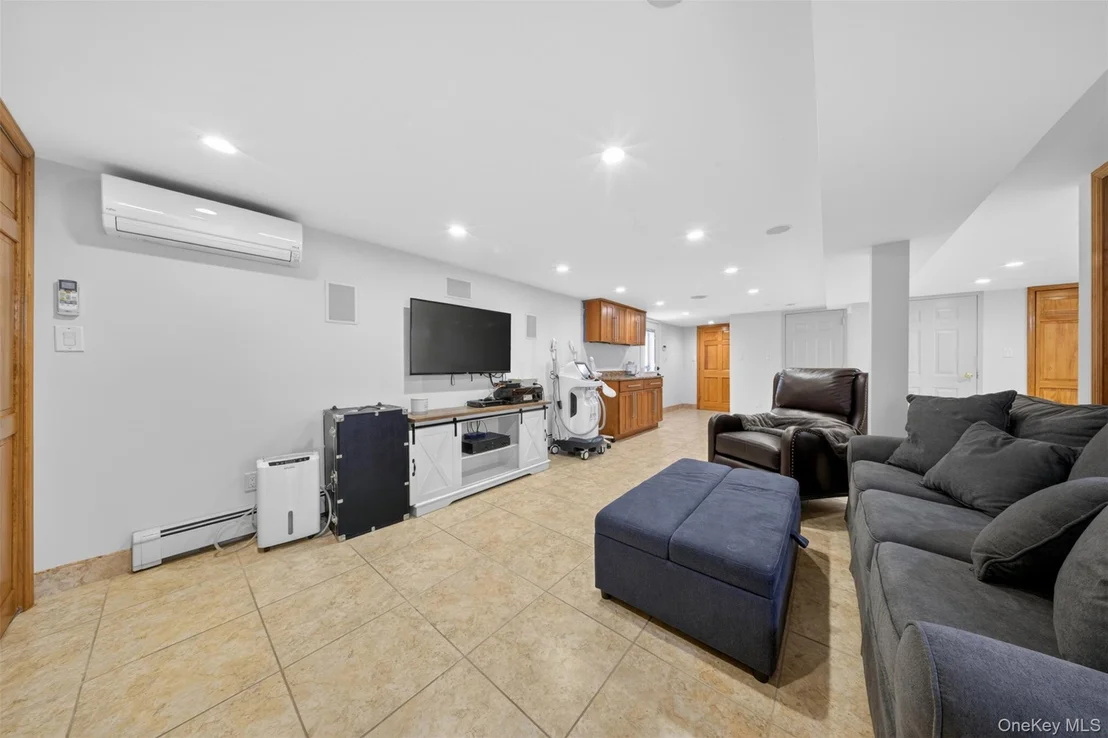 Photo of 162-11 12th Road