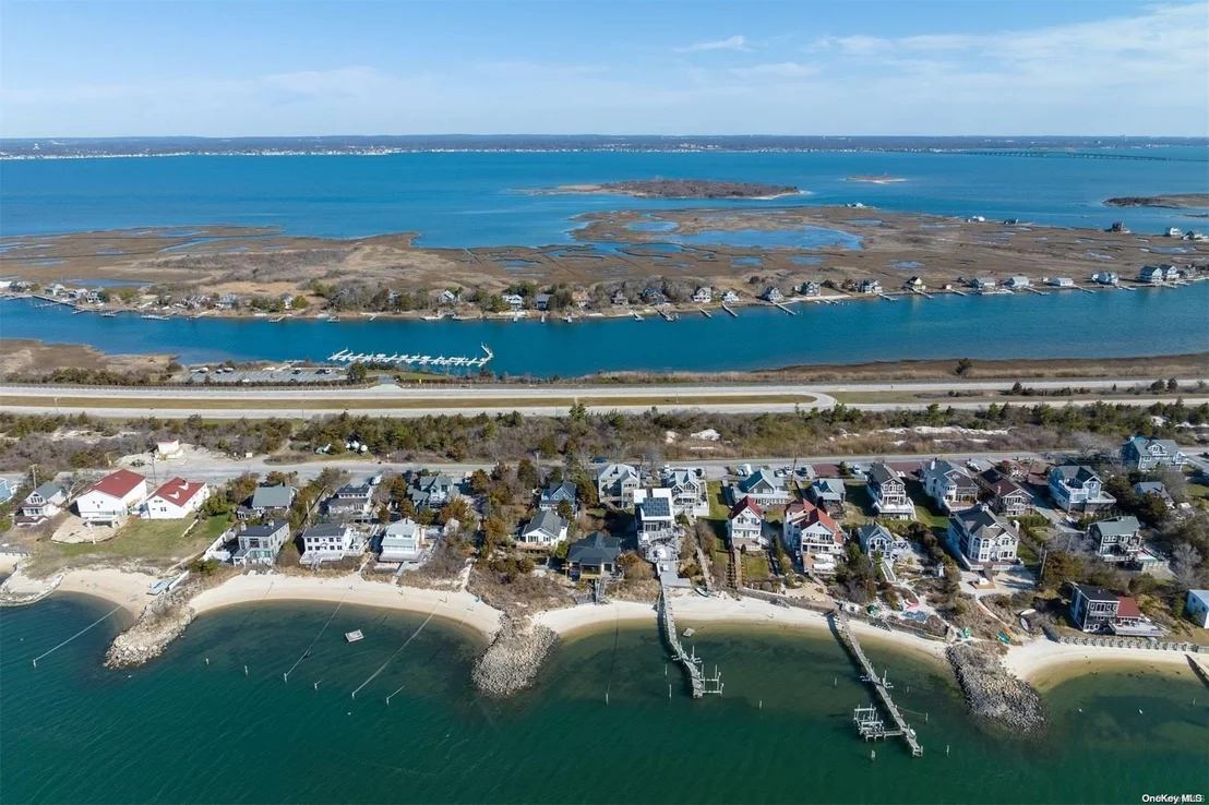 Photo of 85 Oak Beach Road