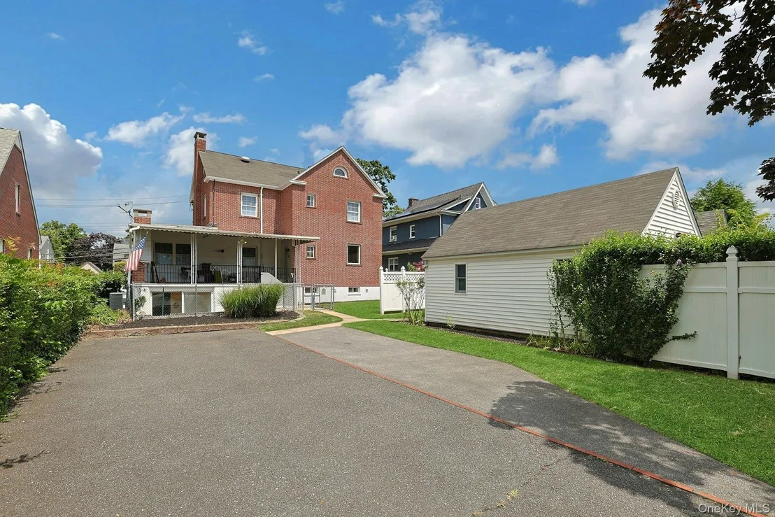 Photo of 54 Bowman Avenue