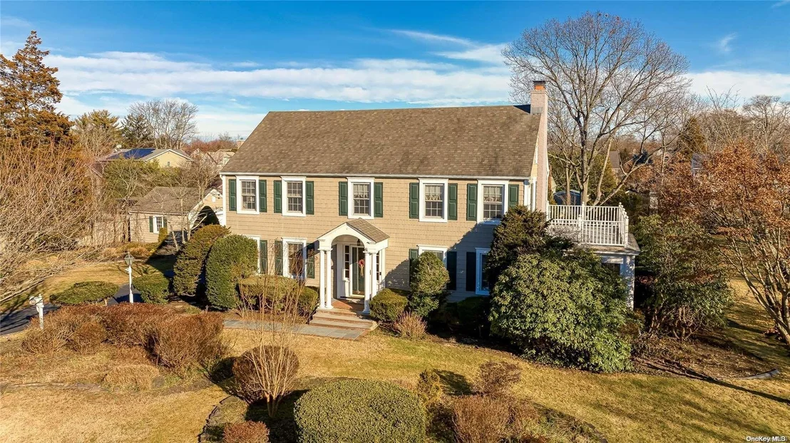 Photo of 87 W Islip Road