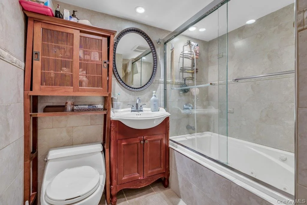 Photo of 995 Red Fox Road