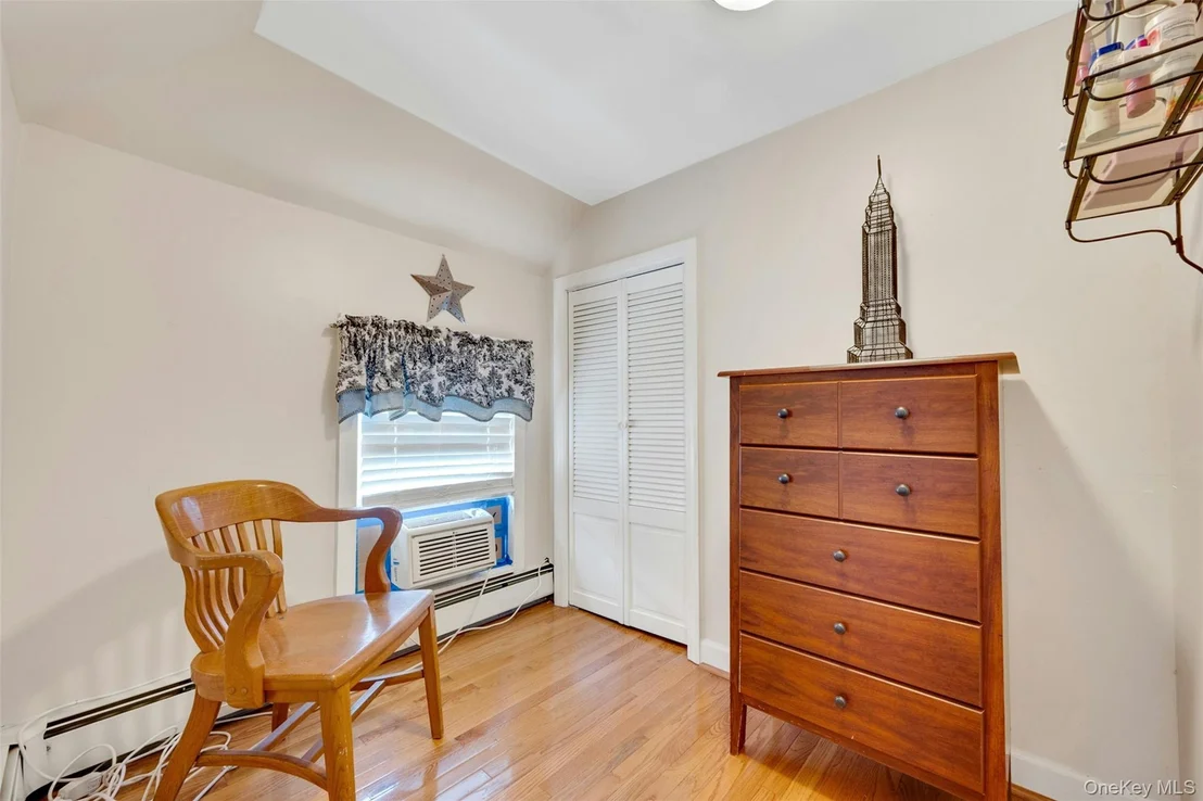 Photo of 1650 Research Avenue