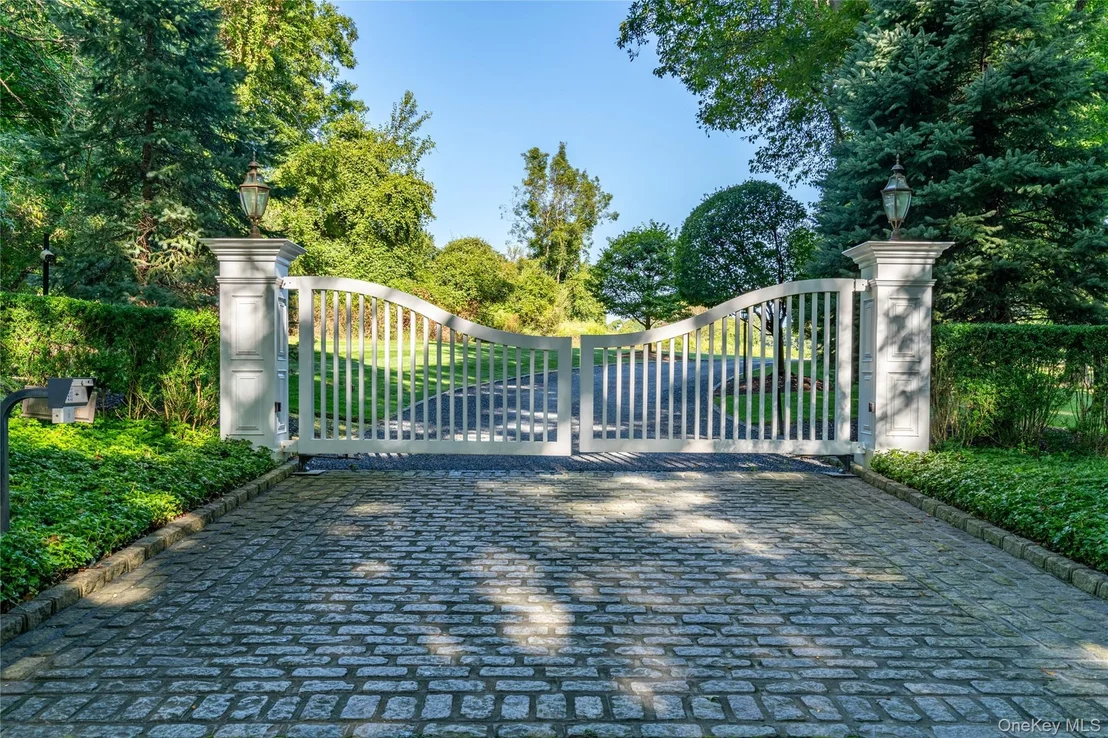 Photo of 697 Short Beach Road