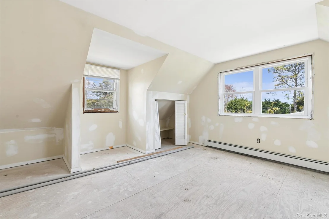 Photo of 56 Inlet Road W