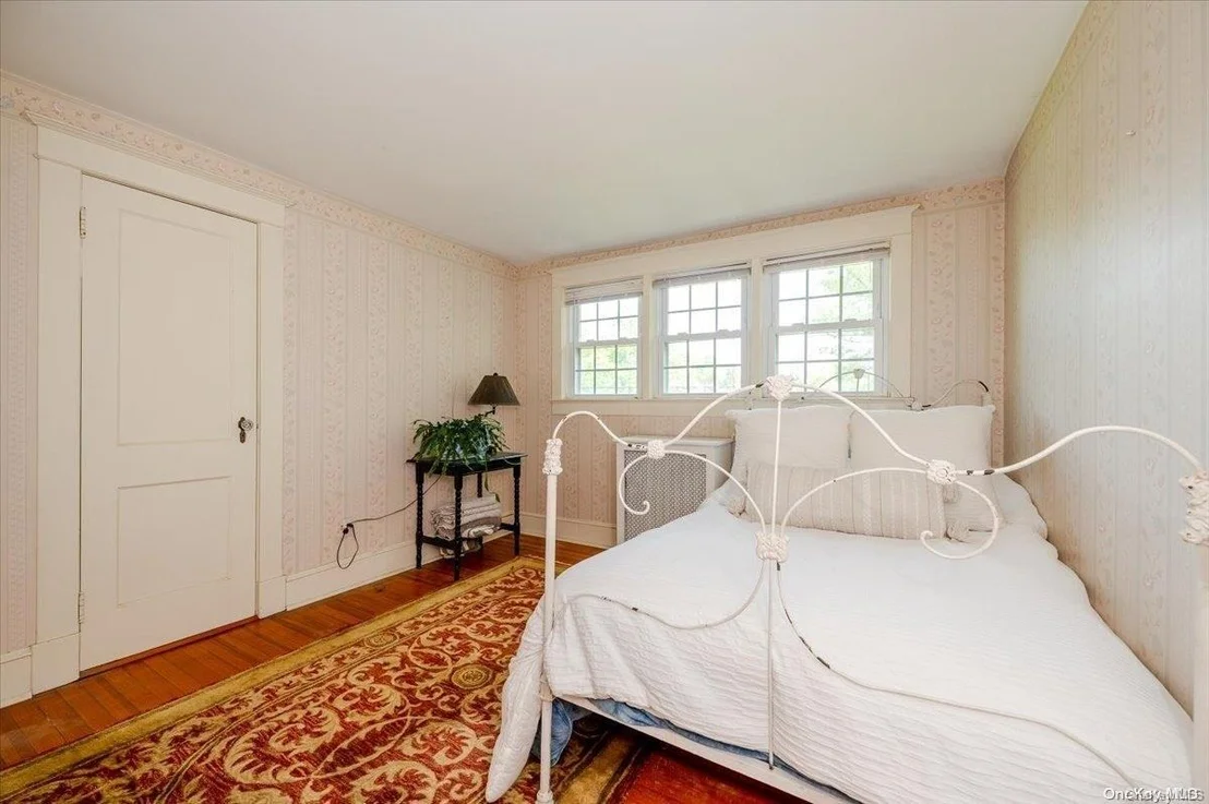 Photo of 238 Bay Avenue