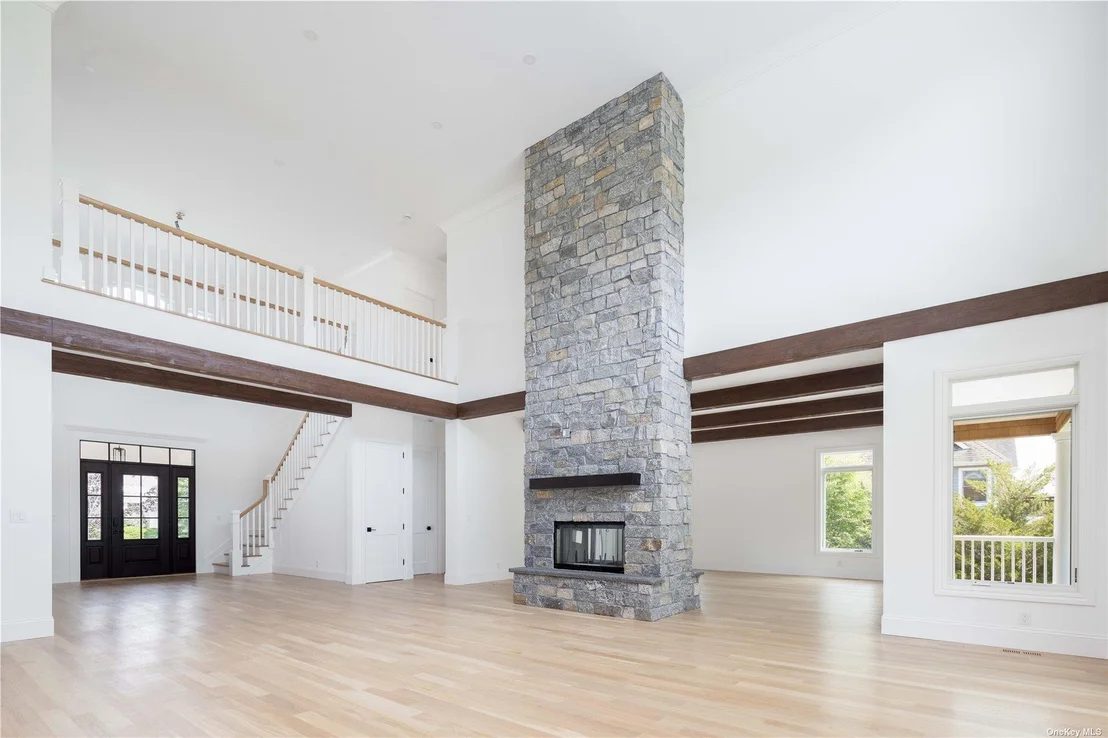 Photo of 150 N Hillcrest Drive