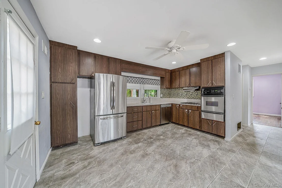 Photo of 146 Dawn Drive