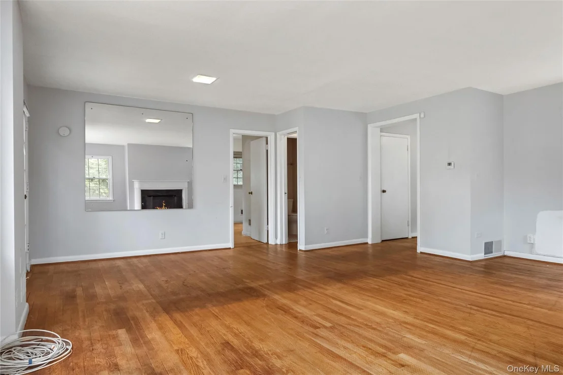 Photo of 4670 Independence Avenue