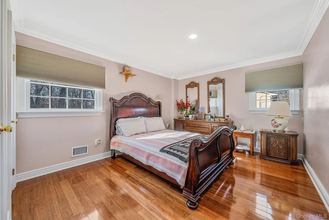 Photo of 20 Howe Road