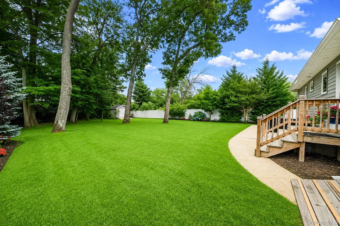 Photo of 8 Gedney Avenue