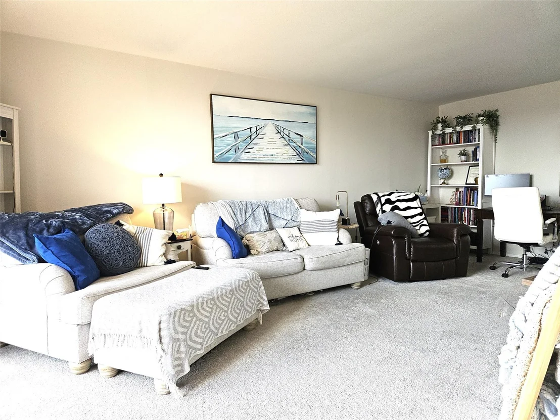 Photo of Unit 4B at 1 Lakeview Drive